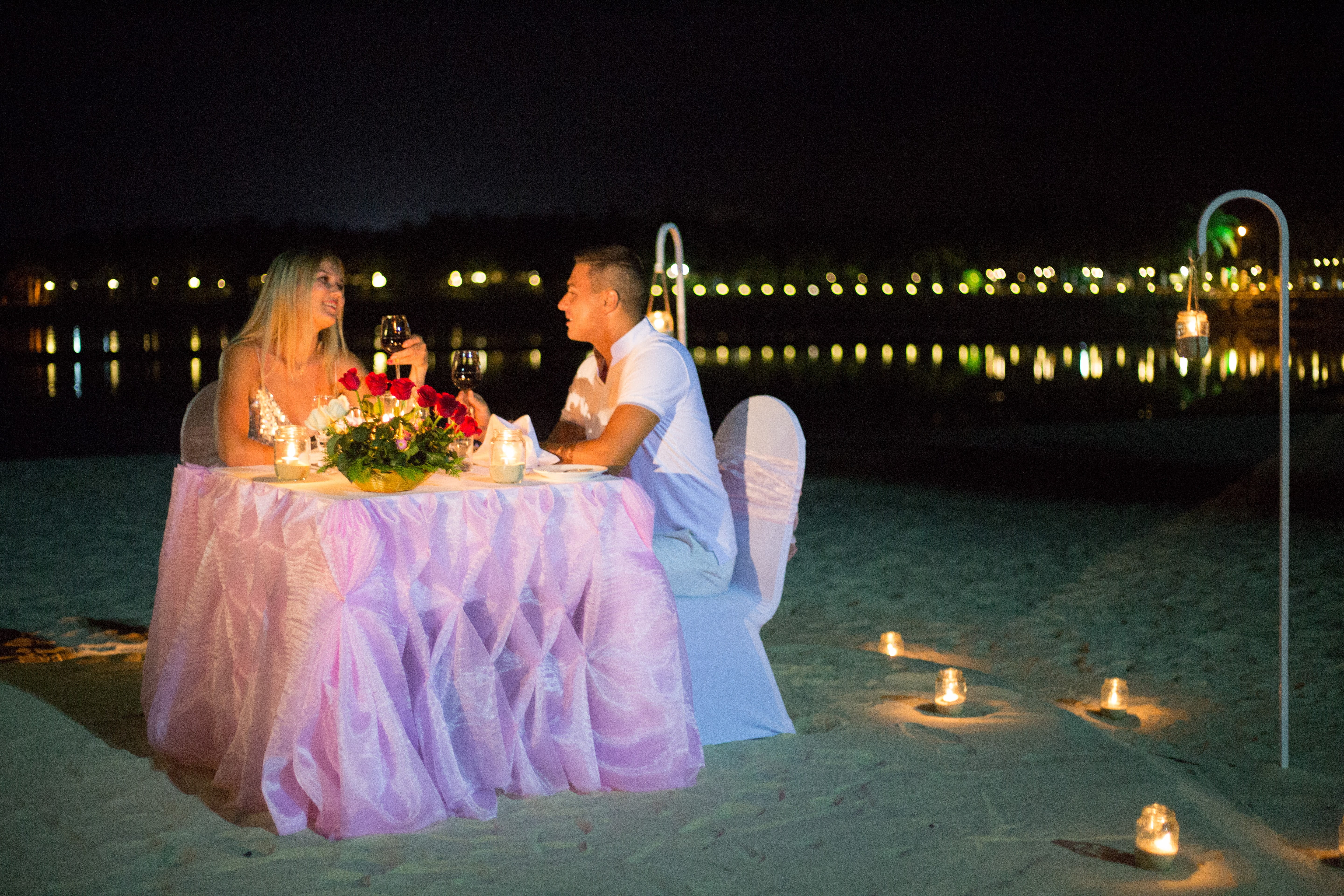 Seaside romantic dinner 