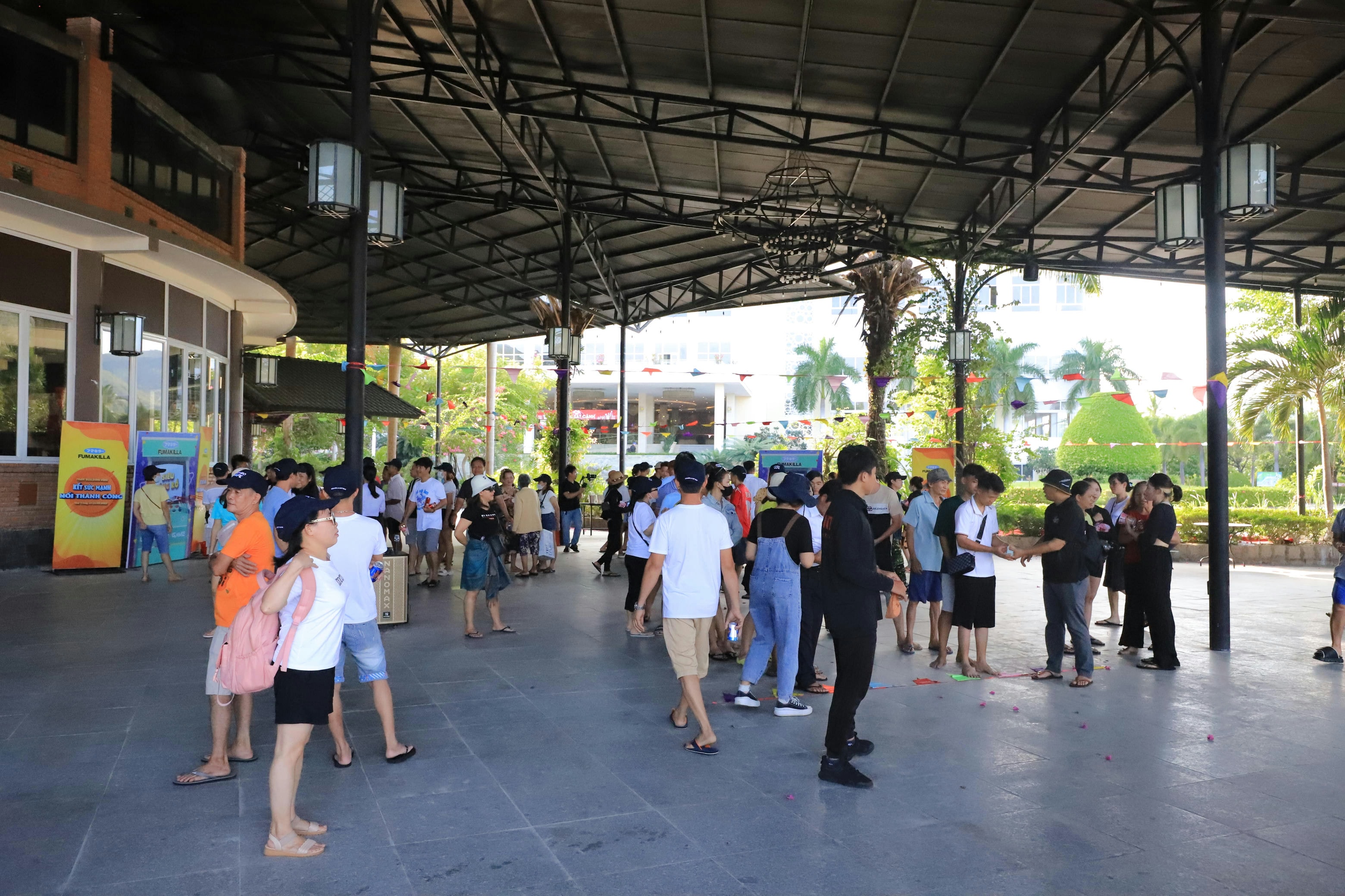 C - House (Bên ngoài)