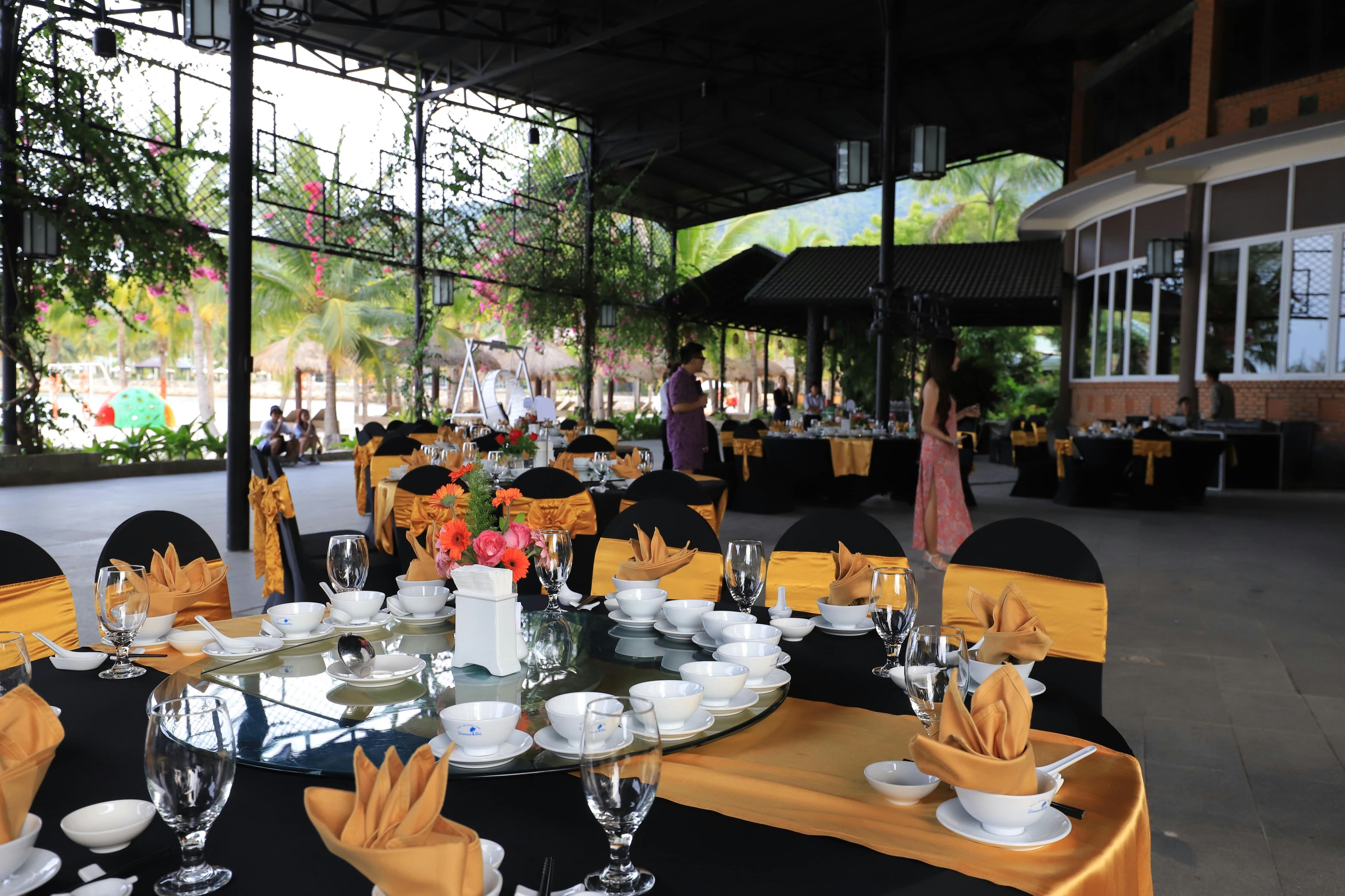 C - House (Bên ngoài)