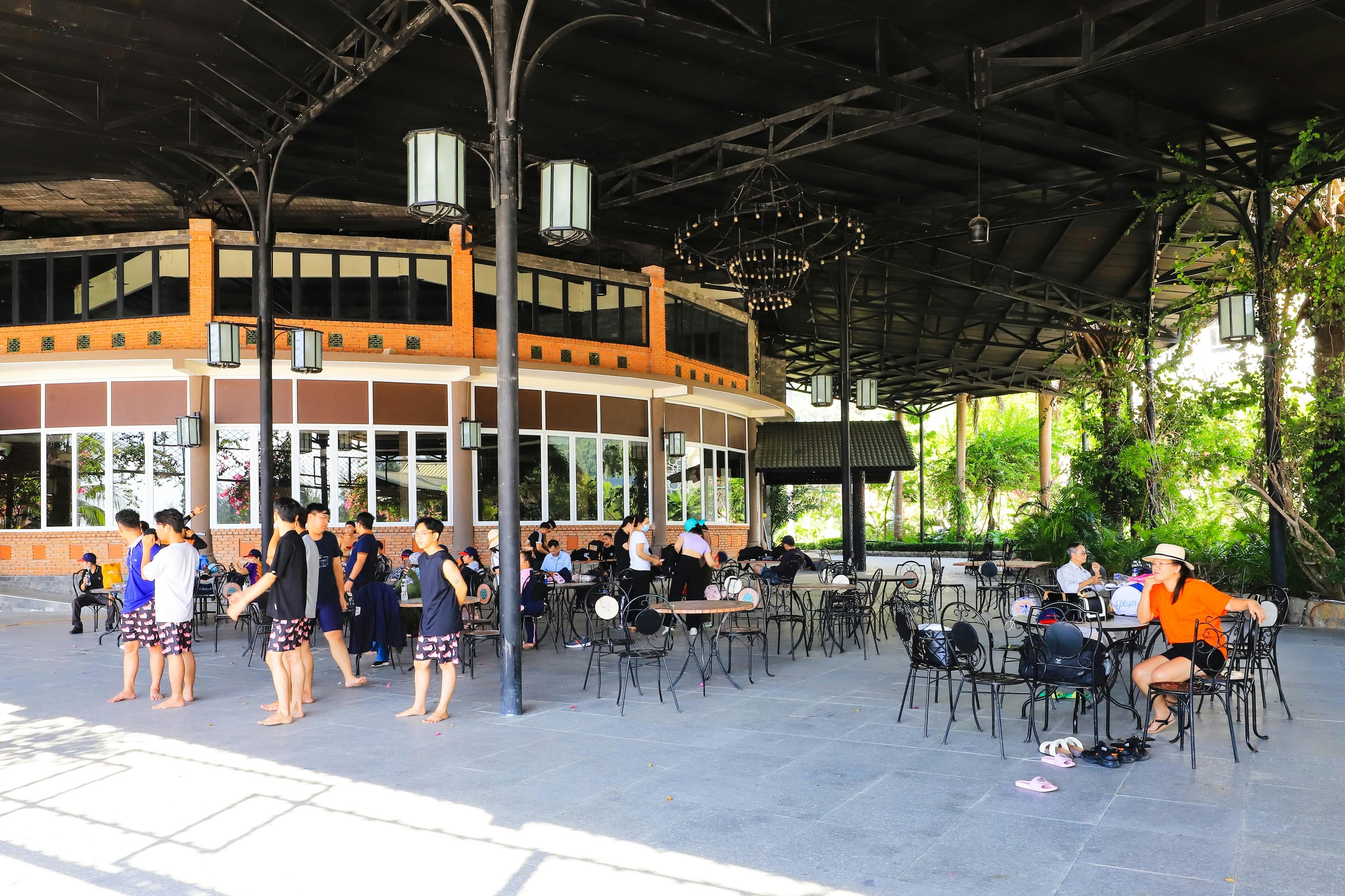 C - House Restaurant