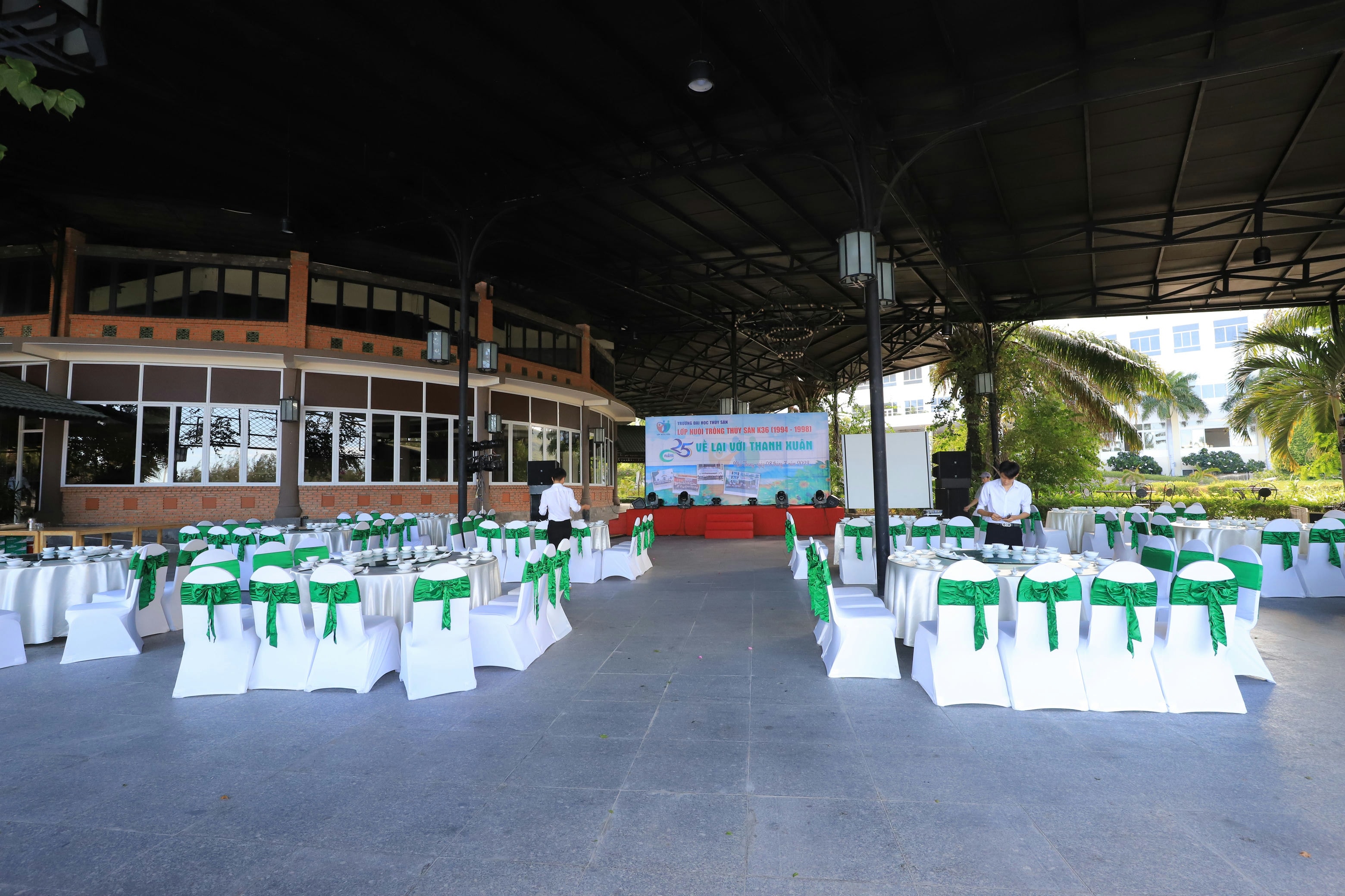 C - House (Bên ngoài)