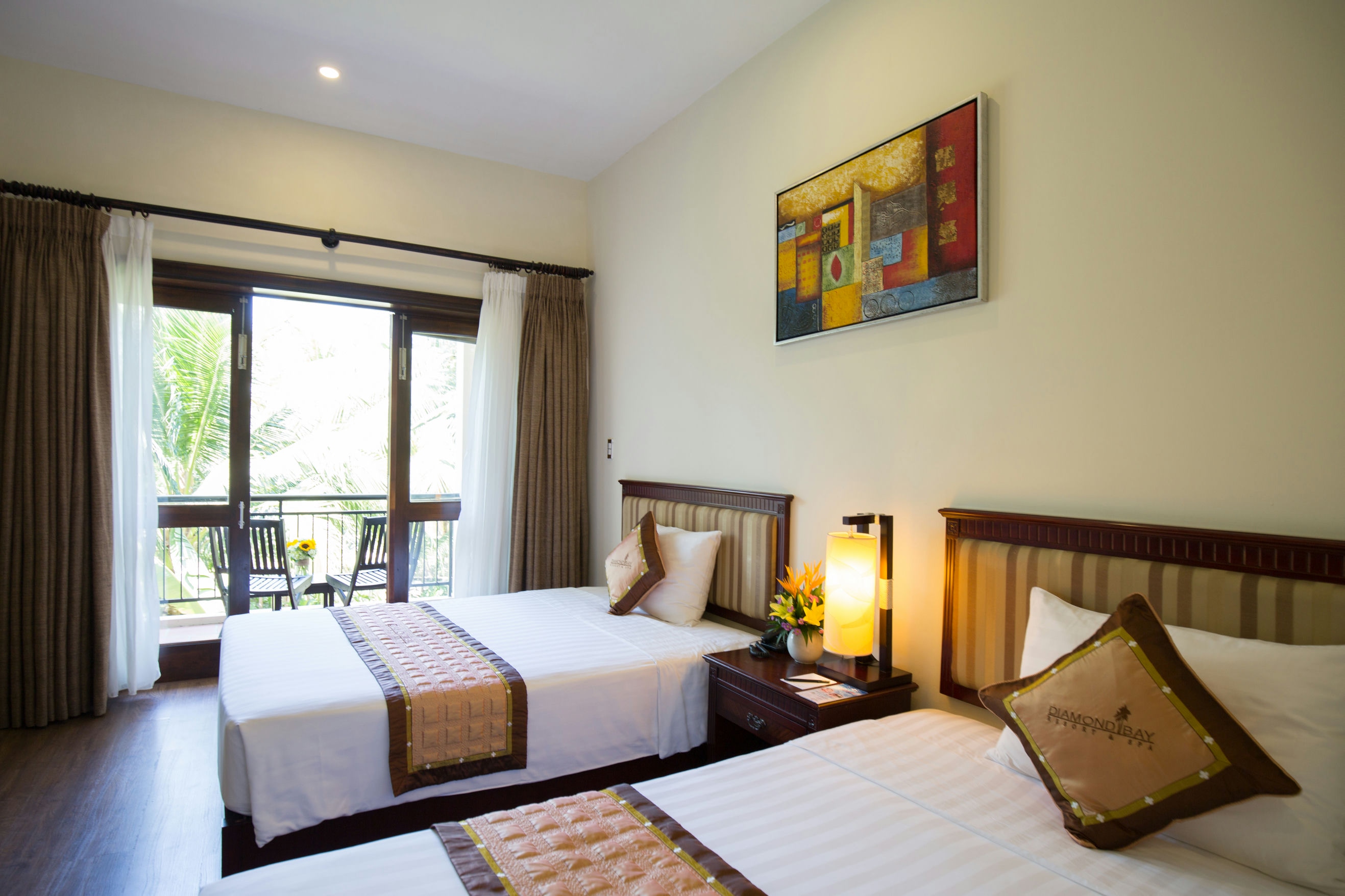 PHÒNG Diamond Bay Resort & Spa
